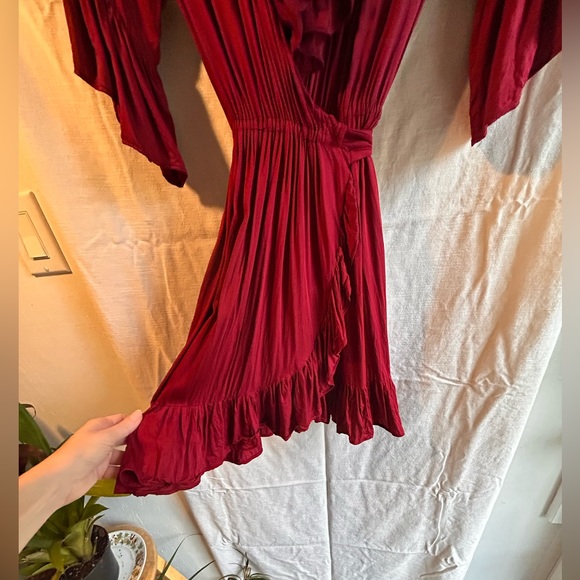 Red wrap dress with ruffles - Picture 4 of 7